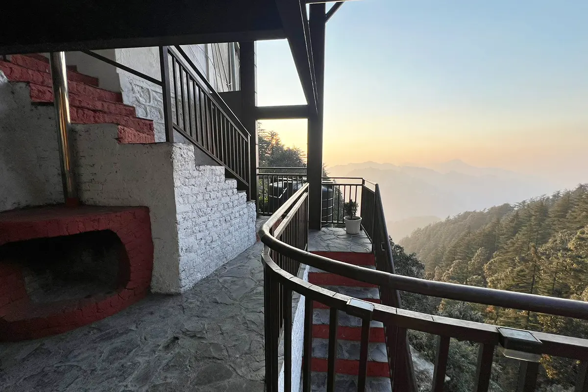 book your luxury accommodation in mussoorie with Heart of Landour Sky room